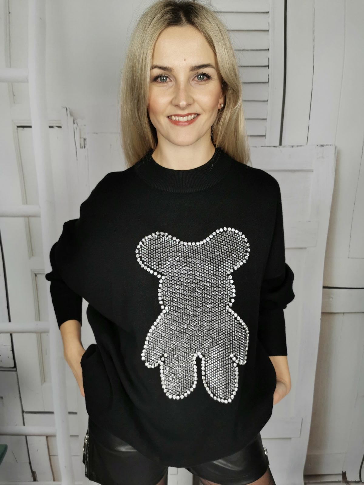 sweter bluza miś czarna