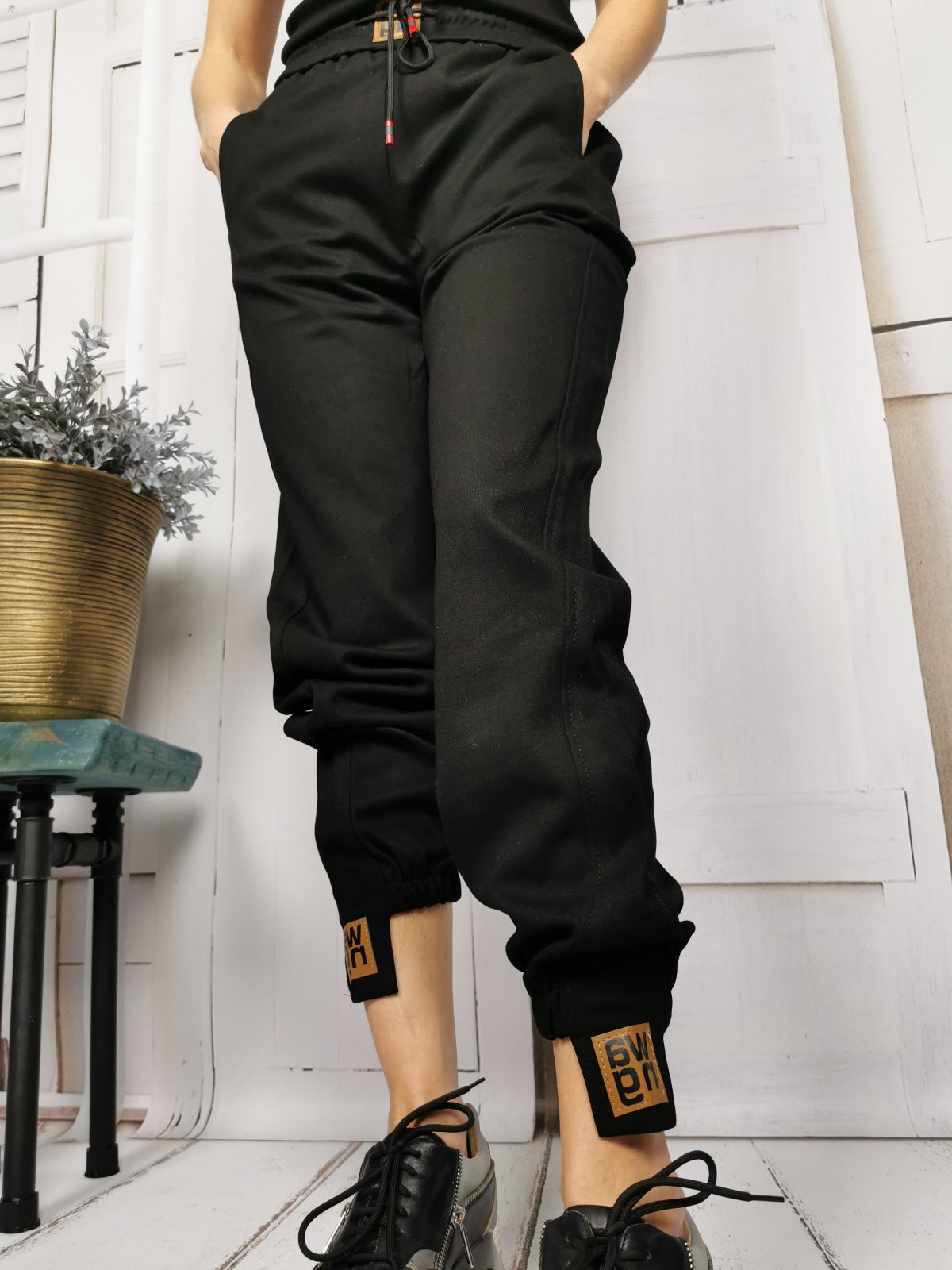 spodnie dresowe czarne wang