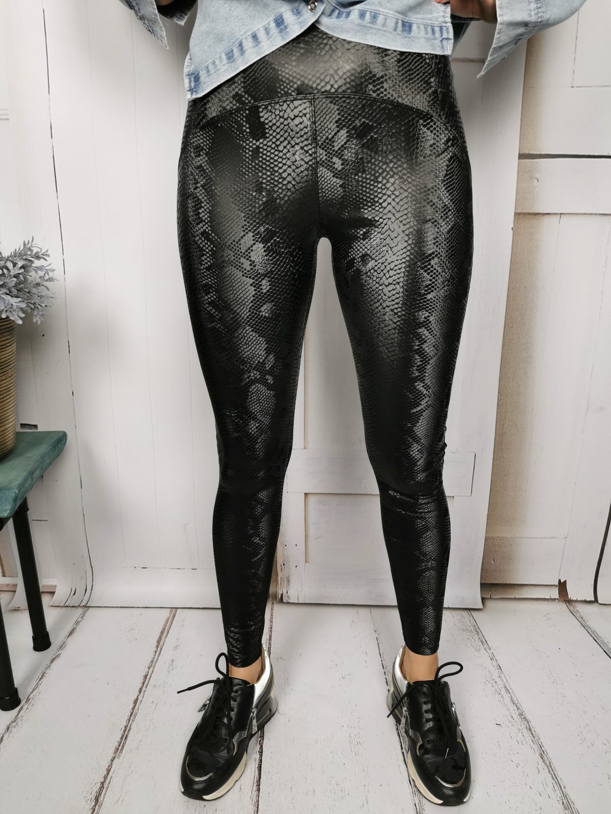 legginsy snake czarne
