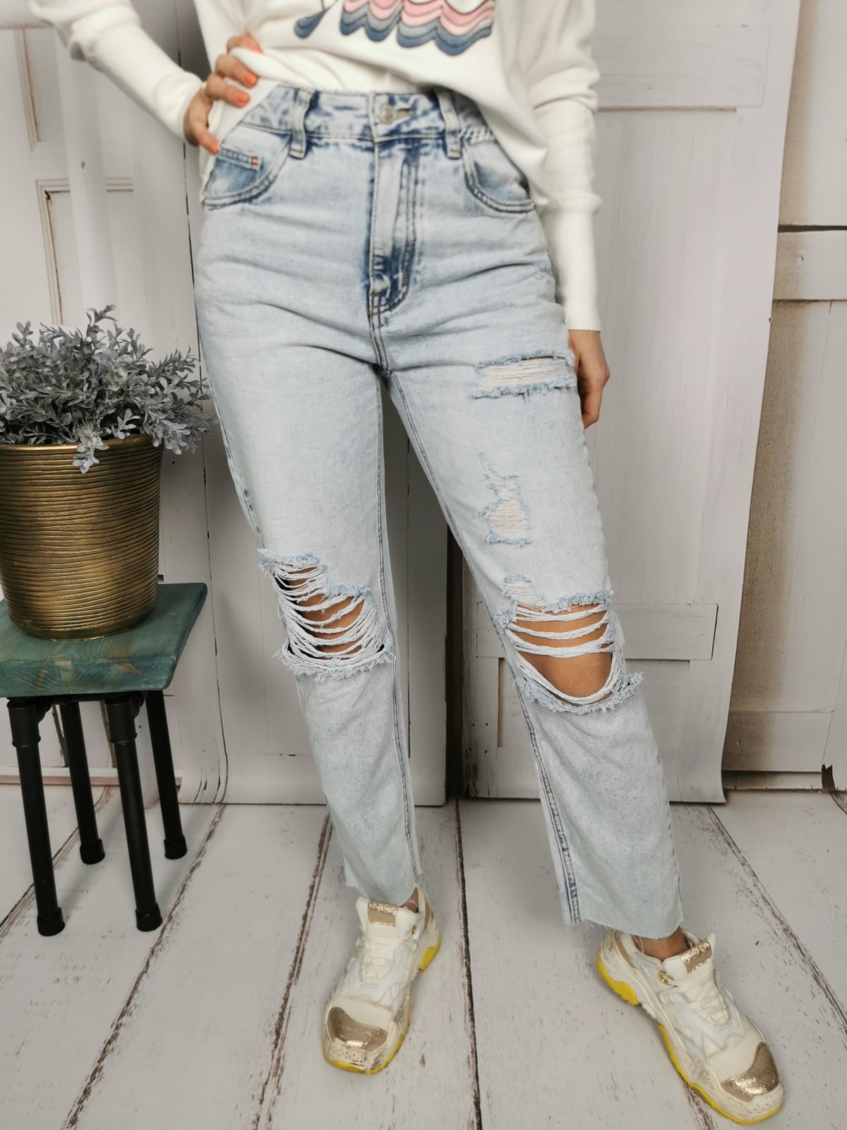 jeansy gapp z dziurami