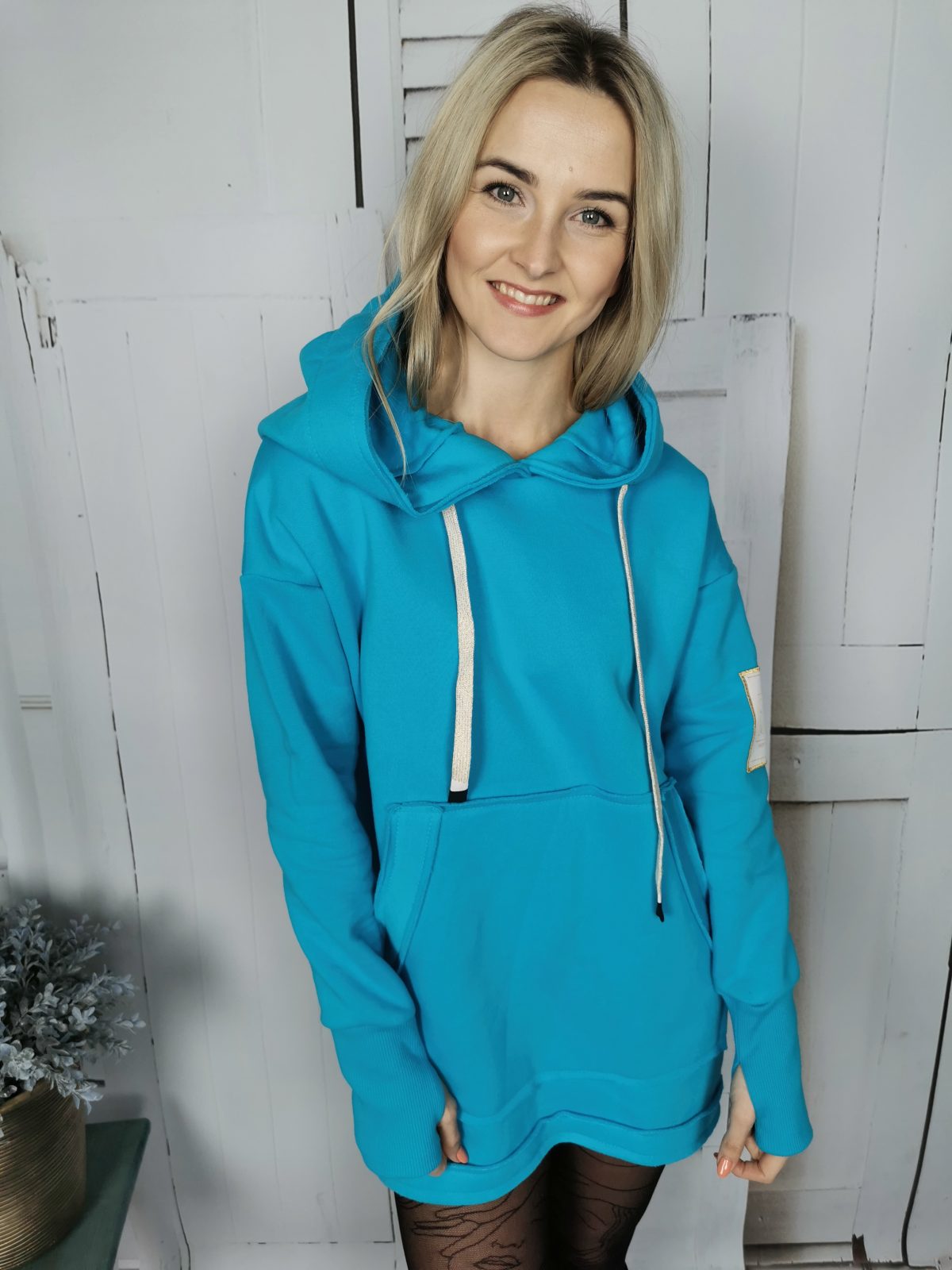 bluza niebieska z kapturem