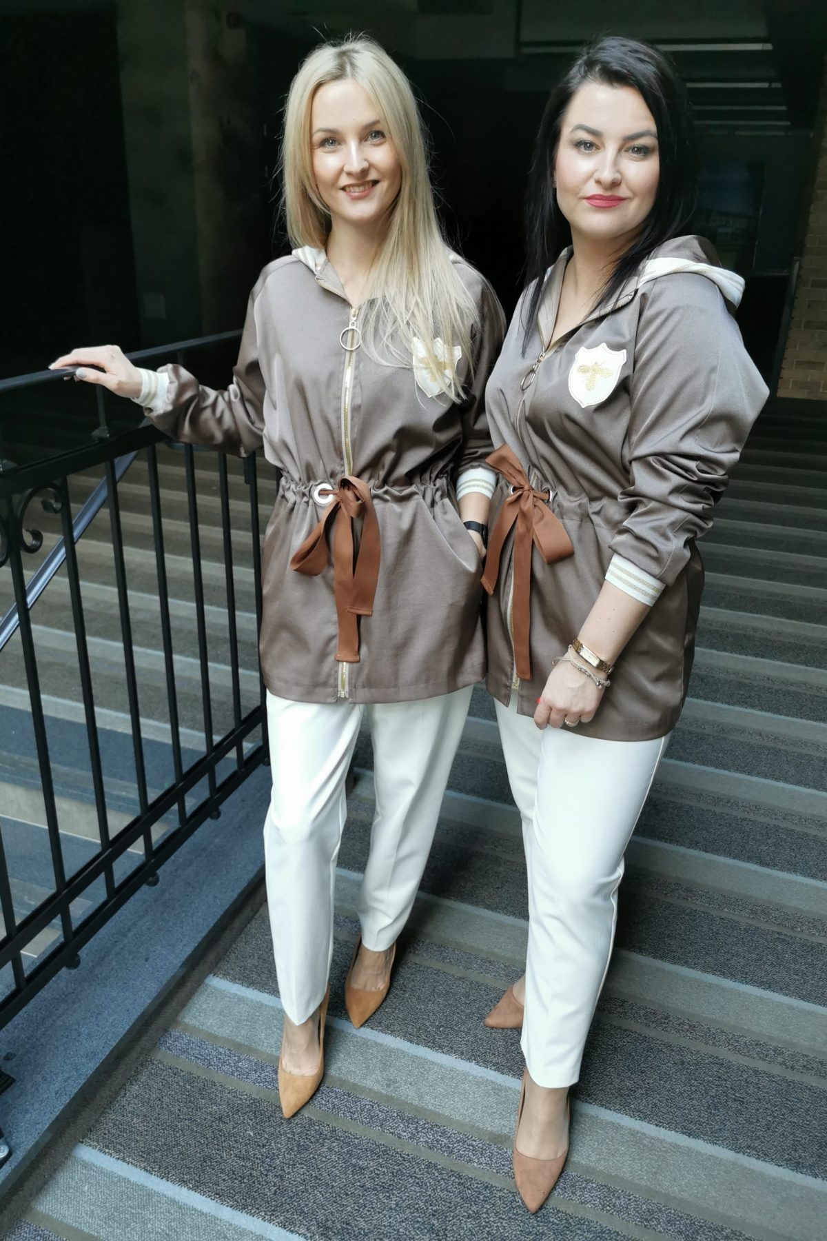 okrycia wierzchnie, swetry i bluzy