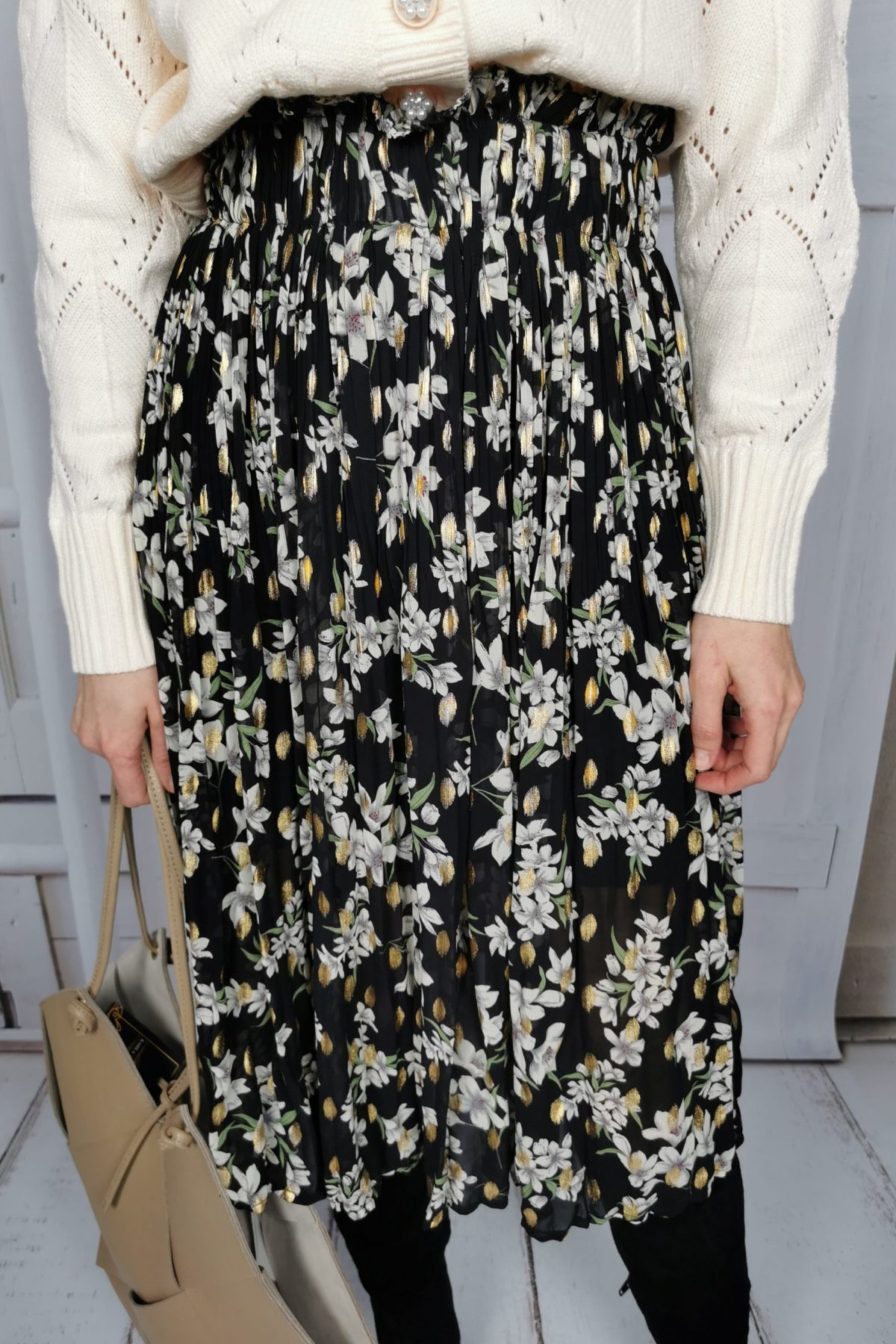 plisowana spódnica, spódnica w kaiwty, spódnica za kolano, spódnica z wyższym stanem, spódnica w łączkę, czarna spódnica plisowana