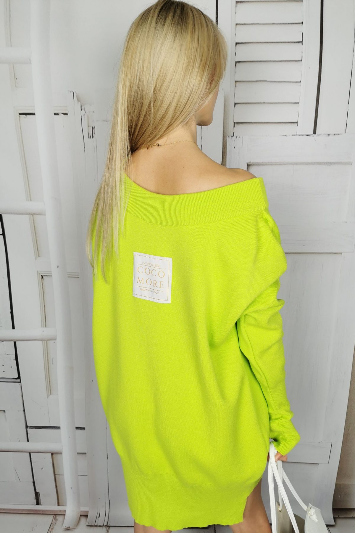 sweter limonka, sweter cocomore, sweter z wycięciami na kciuk, limonkowy sweter cocomore